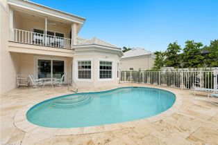 , 360 Carlton Pl # 11, Naples FL 34108