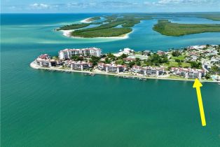 , 105 La Peninsula Blvd # 105, Naples FL 34113