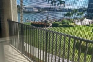 , 3200 Gulf Shore Blvd N 204