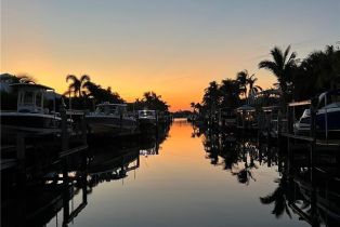 , 1585 Pelican Ave, Naples FL 34102