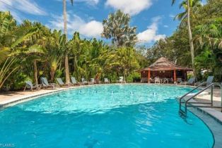 , 1300 Gulf Shore Blvd N # 304, Naples FL 34102