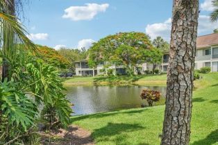 , 15 Bob O Link Ct # 15b, Naples FL 34105