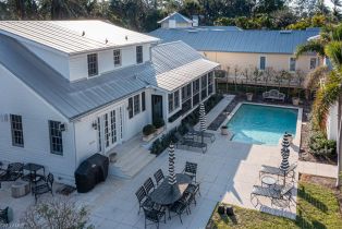 Single Family Residence, 187 Broad Ave S, Naples FL 34102