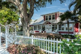 Single Family Residence, 245 Broad Ave S, Naples FL 34102