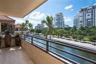 Low Rise (1-3), 4400 Gulf Shore Blvd N # 305, Naples FL 34103