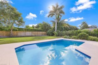 Single Family Residence, 796 Ketch Dr, Naples FL 34103