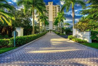 , 425 Cove Tower Dr # 304, Naples FL 34110