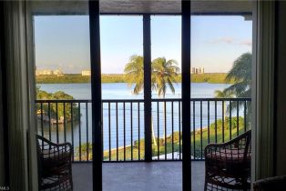 High Rise (8+), 15 Bluebill Ave # 406, Naples FL 34108