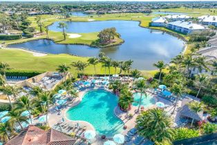 , 6864 Ascot Dr # 202, Naples FL 34113