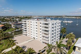 High Rise (8+), 1325 7th St S # 6a, Naples FL 3410234102