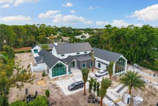 Single Family Residence, 174 Carica Pelican Bay, FL 34108 