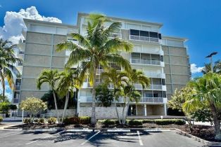 High Rise (8+), 60 Pelican St W # 106, Naples FL 34113