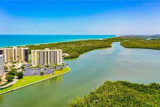 High Rise (8+), 17 Bluebill Ave # 702, Naples FL 34108