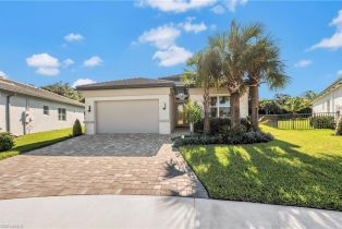 Single Family Residence, 11453 Jacaranda Dr, Naples FL 34120