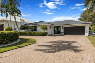 , 1570 Bonita Ln, Naples FL 34102