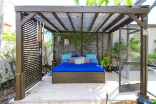 , 647 110th Ave N, Naples FL 34108