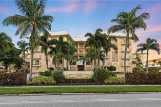 , 3000 Gulf Shore Blvd N # 211, Naples FL 34103