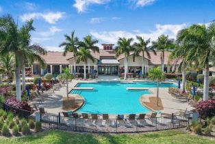 , 1561 Oceania Dr S, Naples FL 34113