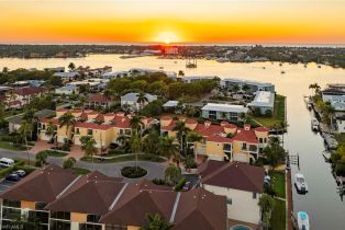 Townhouse, 1160 Clam Ct # 3, Naples FL 3410234102 