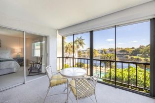 Low Rise (1-3), 3030 Binnacle Dr # 307, Naples FL 3410334103 