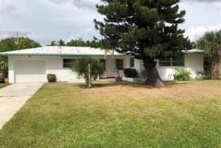 Single Family Residence, 709 El Dorado Pkwy E, Cape Coral FL 33904