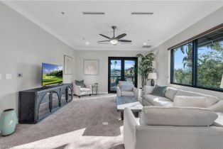 Low Rise (1-3), 428 9th St S, Naples FL 34102