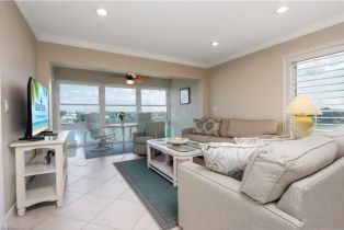Mid Rise (4-7), 271 Southbay Dr # 155, Naples FL 34108