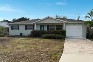 Single Family Residence, 1136 Illinois Dr, Naples FL 34103