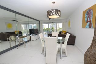 High Rise (8+), 1 Bluebill Ave # 503, Naples FL 34108