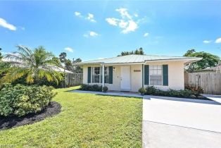 , 862 99th Ave N, Naples FL 34108