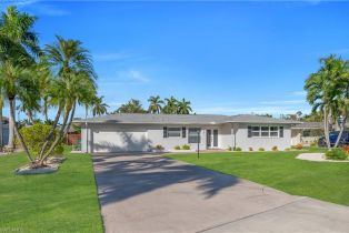 Single Family Residence, 261 Bayshore Caloosahatchee, FL 33904 