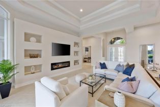 Single Family Residence, 8950 Shenendoah Cir, Naples FL 34113