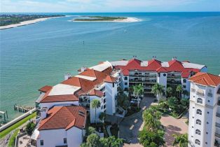 , 601 La Peninsula Blvd # 601, Naples FL 34113