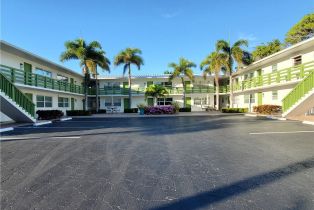 Low Rise (1-3), 975 9th Ave S 5