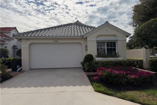Single Family Residence, 5950 Almaden Dr, Naples FL 34119