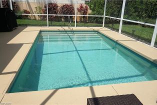 Villa Attached, 4194 Saint George Ln, Naples FL 34119