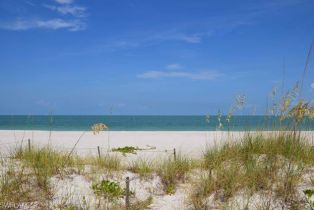 Single Family Residence, 56 Gulf Shore Blvd S, Naples FL 34102