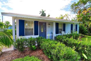 Single Family Residence, 714 11th St N, Naples FL 34102