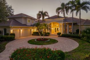 Single Family Residence, 25100 Ridge Oak Ridge, FL 34134 