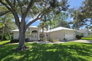 , 2063 Imperial Cir, Naples FL 34110