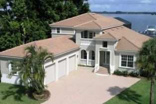 Single Family Residence, 4463 E Riverside Dr, Fort Myers FL 33905