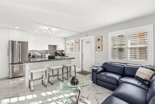 Low Rise (1-3), 980 7th Ave S 109