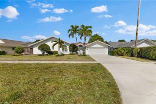 Single Family Residence, 2467 Pine Woods Cir # 3, Naples FL 34105