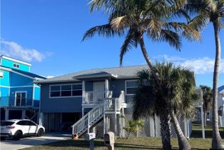 Single Family Residence, 138 Gulf Island Gulf Island Manor, FL 33931 