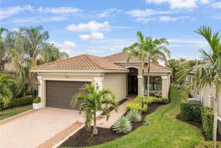Single Family Residence, 13628 Mandarin Cir, Naples FL 34109