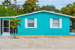 Duplex, 807 106th Ave N