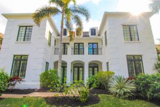 Single Family Residence, 1412 Hemingway Pl, Naples FL 34103