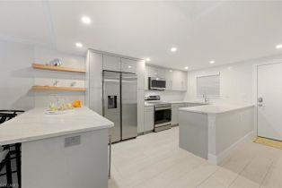 Low Rise (1-3), 900 8th Ave S 10334102