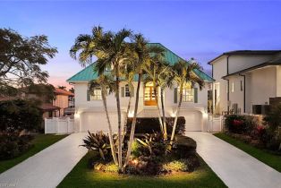 Single Family Residence, 464 Oak Conners, FL 34108 