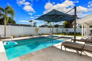 Single Family Residence, 784 11th St N, Naples FL 34102